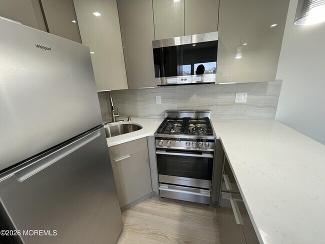 Foto del edificio - 1217 Ocean Ave N