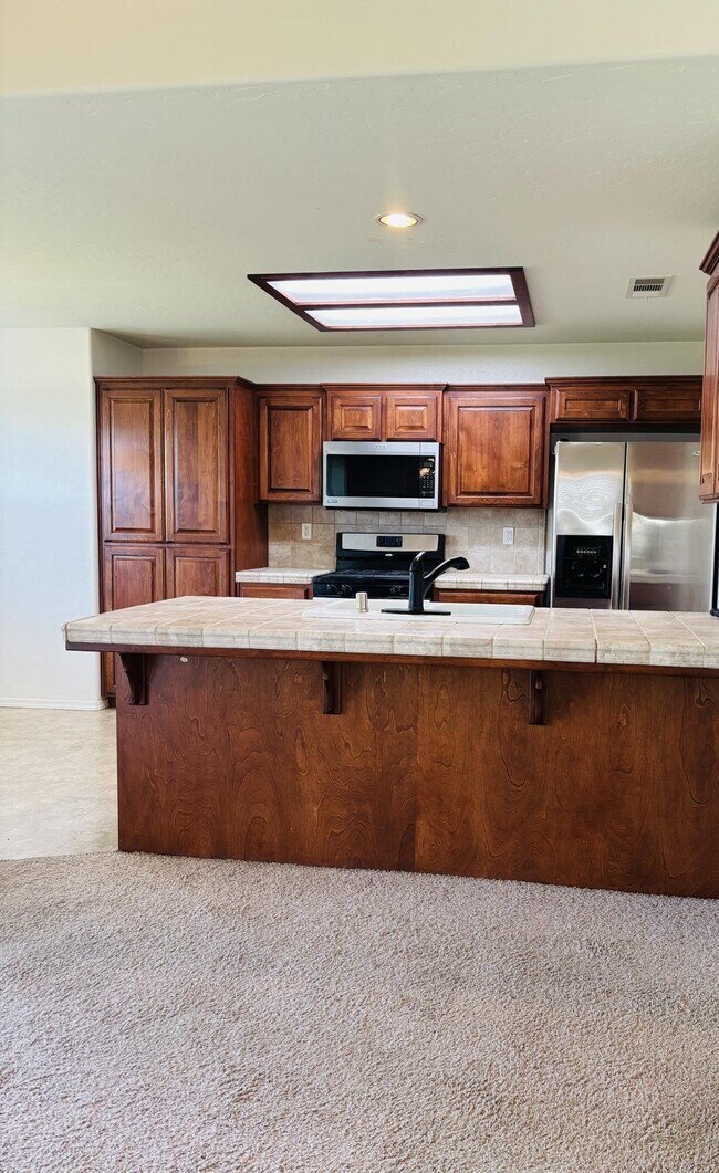 Foto del edificio - 1407 W Burgundy Ct