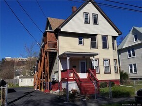 Building Photo - 105 Summerfield Ave