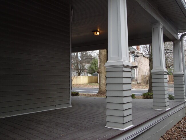 Foto del edificio - 706 W Maxwell St