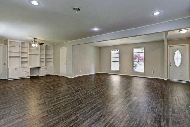 Building Photo - 221 Old San Felipe Rd