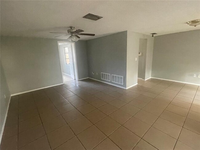 Building Photo - 4037 Claremont Dr