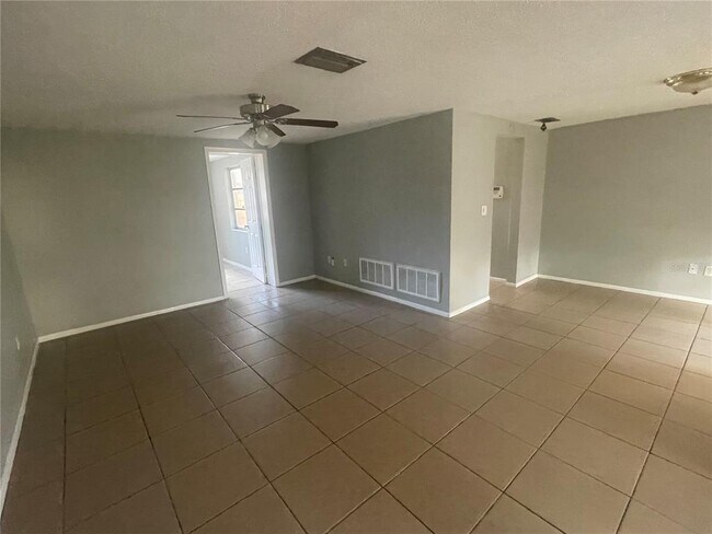 Foto del edificio - 4037 Claremont Dr