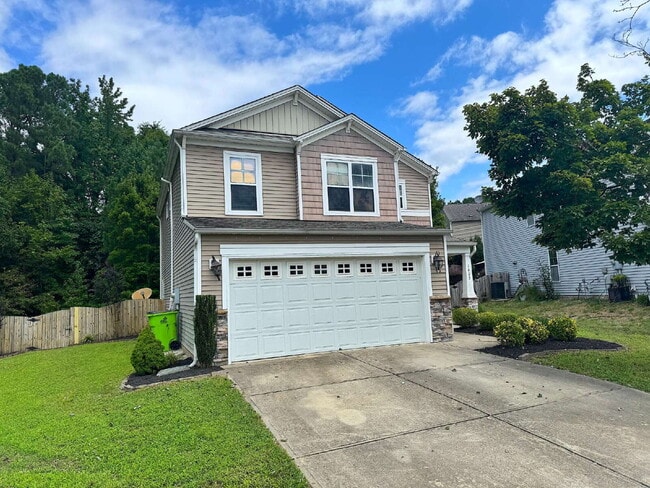 Building Photo - Spacious Three Bedroom Home in Churchill N...