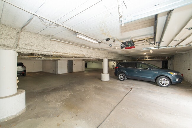 Building Photo - Hartwell Place Apartments