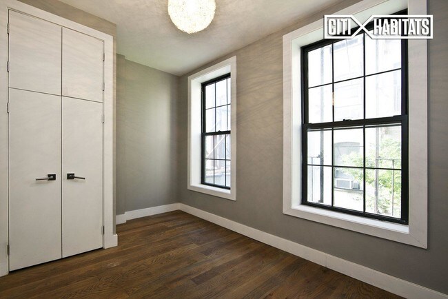 Building Photo - 139 Essex St