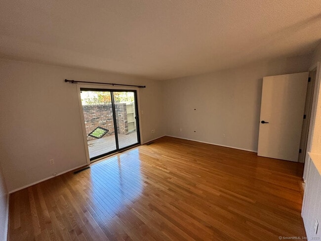 Building Photo - 56 Webster Ct