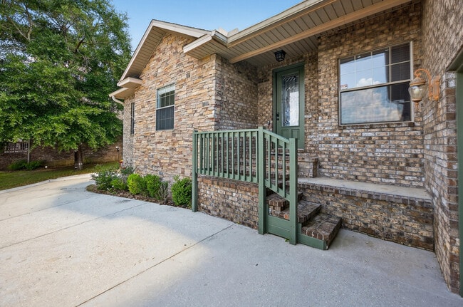 Building Photo - 603 Red Fern Rd