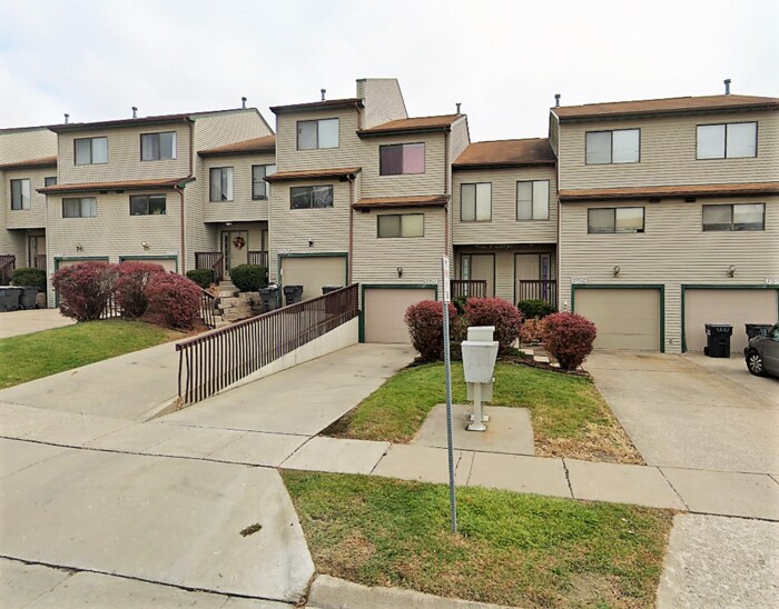 1350 3 Bedroom, 2.5 Bathroom TOWN HOME Townhome Rentals in
