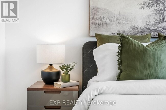 Building Photo - 100 Manett Crescent