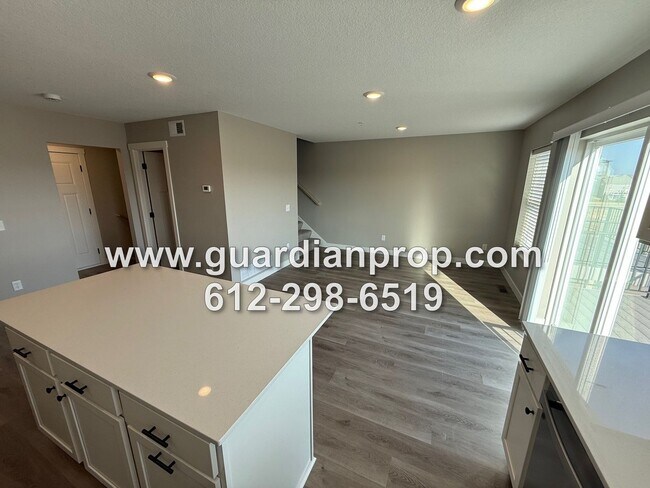 Foto del edificio - Luxury New Construction Townhouse, Lower Family Room w/Walkout, 4 Baths, Loft Area