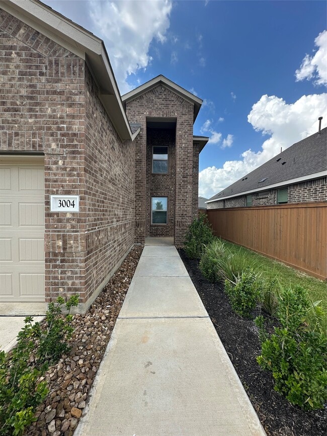 Building Photo - 3004 Courtney Coral Ln