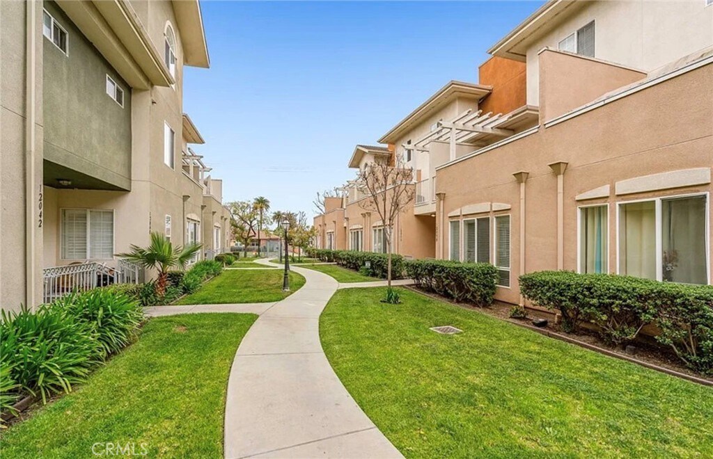 Foto principal - 12056 S Broadway-12056