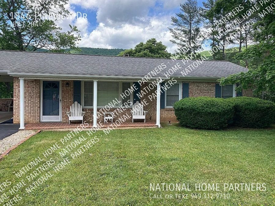 Primary Photo - Rent to own home with $10,000 Down - No Ba...