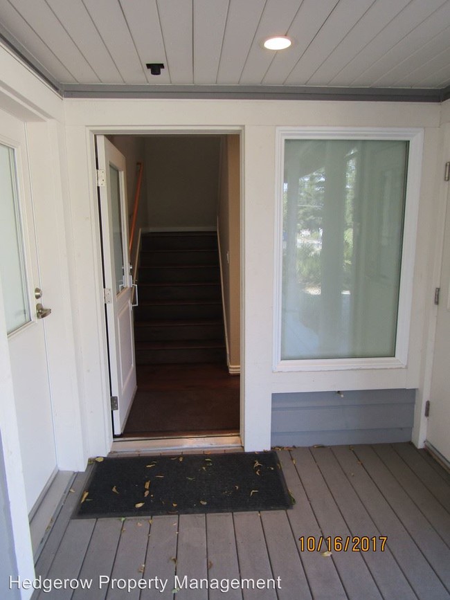 Building Photo - Studio, 1 bath House - 6913A Yount Street