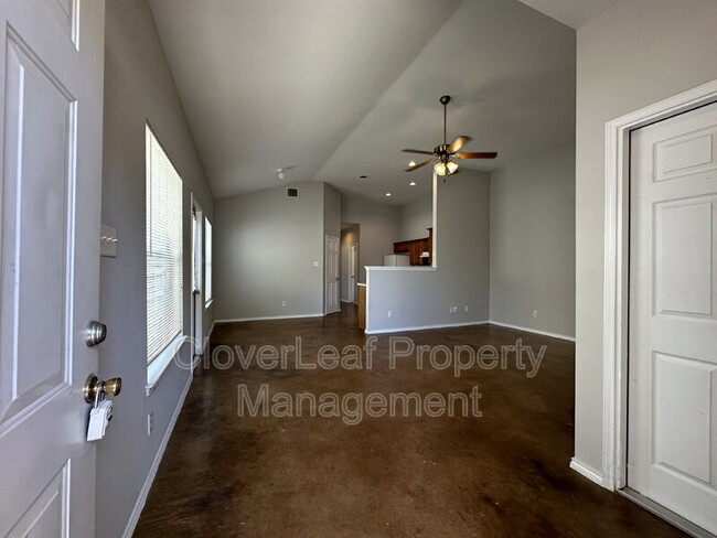 Building Photo - 5718 Golf Heights