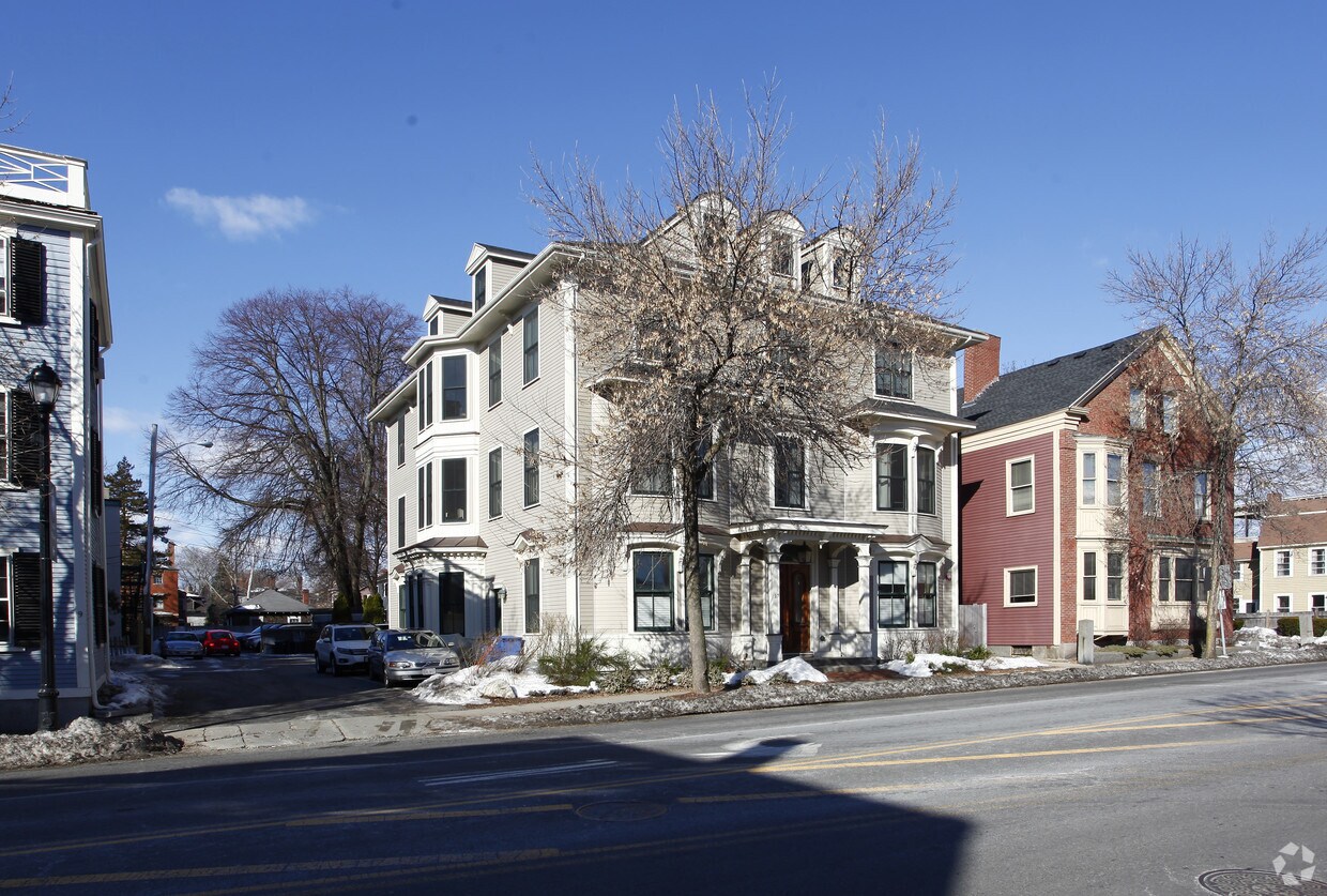 17 North St, Salem, MA 01970 Apartments in Salem, MA