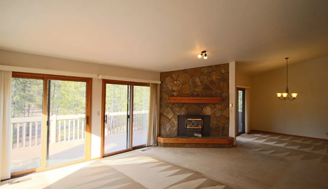 Building Photo - Spacious 3 Bed/2 Bath Home in Sunriver - M...
