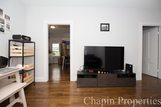 Building Photo - 32 Prince St