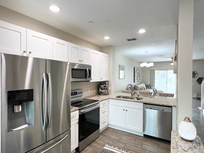 Foto del edificio - 396 Countryside Key Blvd