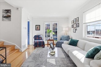 Building Photo - 915 Jefferson St