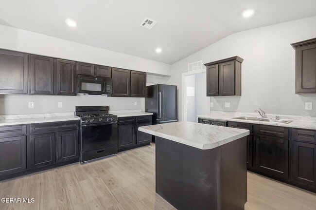 Building Photo - 14561 Desert Poppy Ct