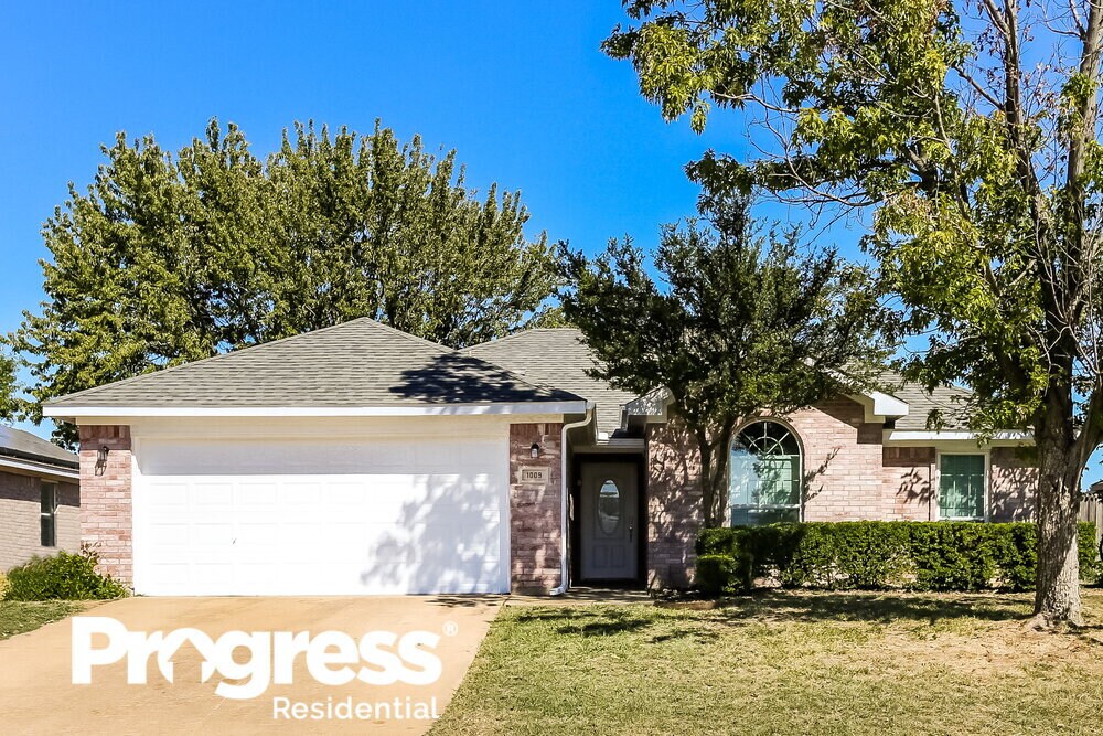 1009 Miles Ave, Burleson, TX 76028 House Rental in Burleson, TX