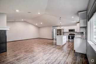 Building Photo - 540 5th St E