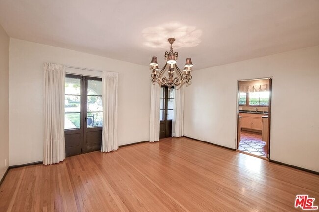 Building Photo - 2814 Fleur Dr