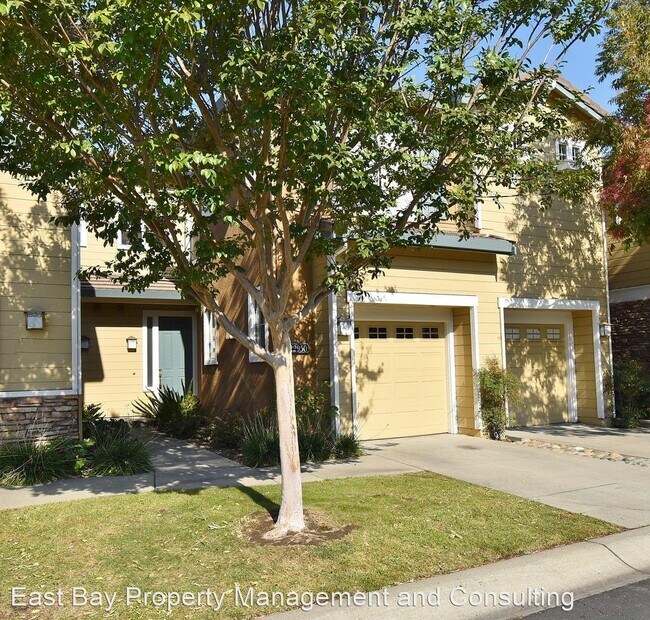 Building Photo - 2 br, 2.5 bath House - 22950 Canyon Terrac...