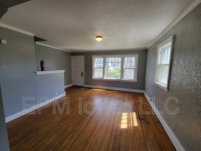 Building Photo - 410 Belmont Ave