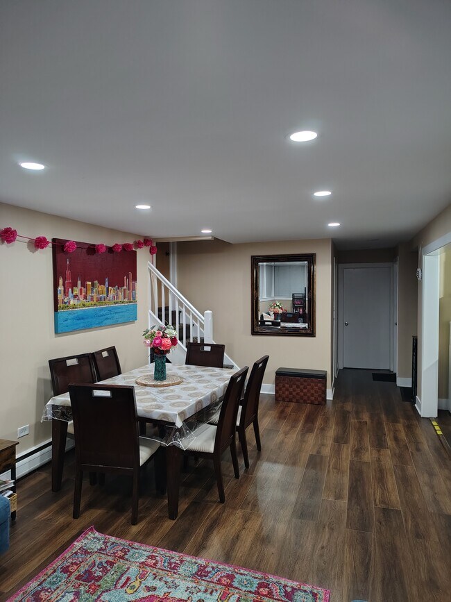 Foto del edificio - 6462 N Lehigh Ave