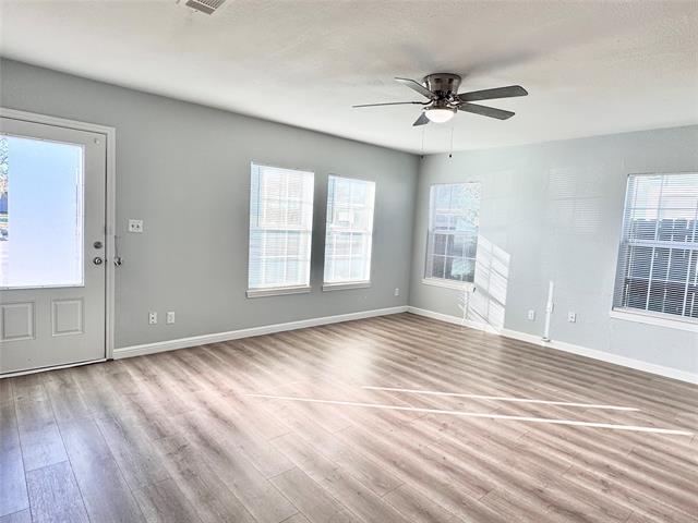 Foto del edificio - 202 N Riverside Dr