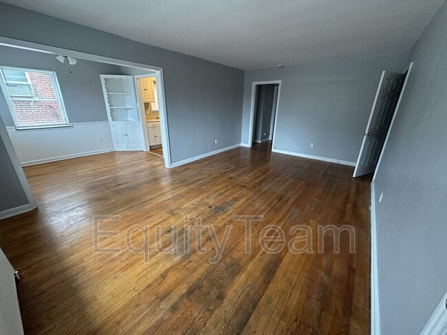 Foto del edificio - 5933 Oakwood Ave