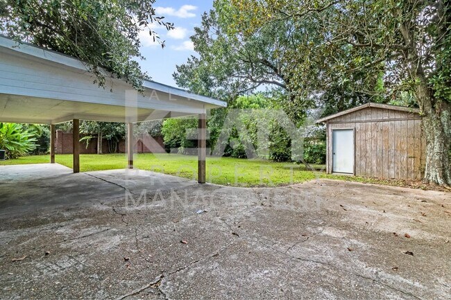 Building Photo - 4 Bedroom Rental in Lafayette!