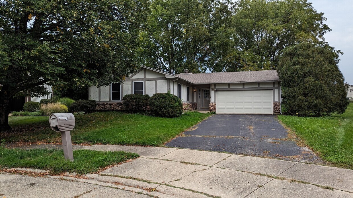 1340 Vaughn Ct, Aurora, IL 60504 House Rental in Aurora, IL