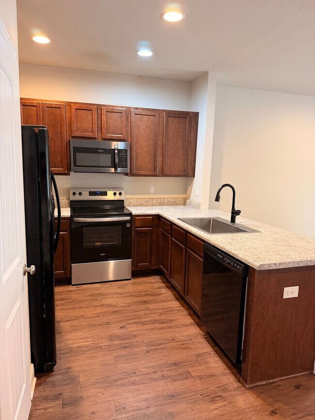 Foto del edificio - 5972 Callaway Cir