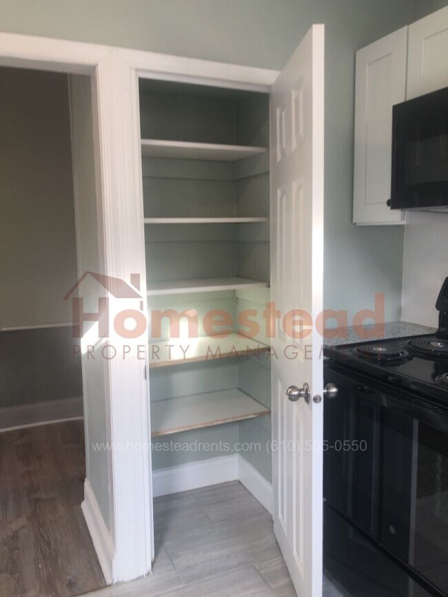 Foto del edificio - 107 S 6th St