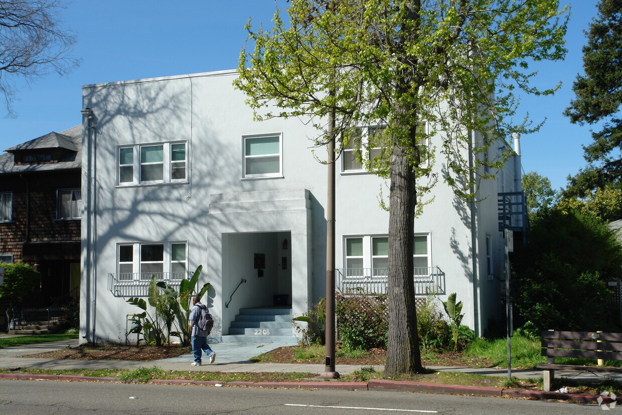 Building Photo - 2208 Martin Luther King Jr Way