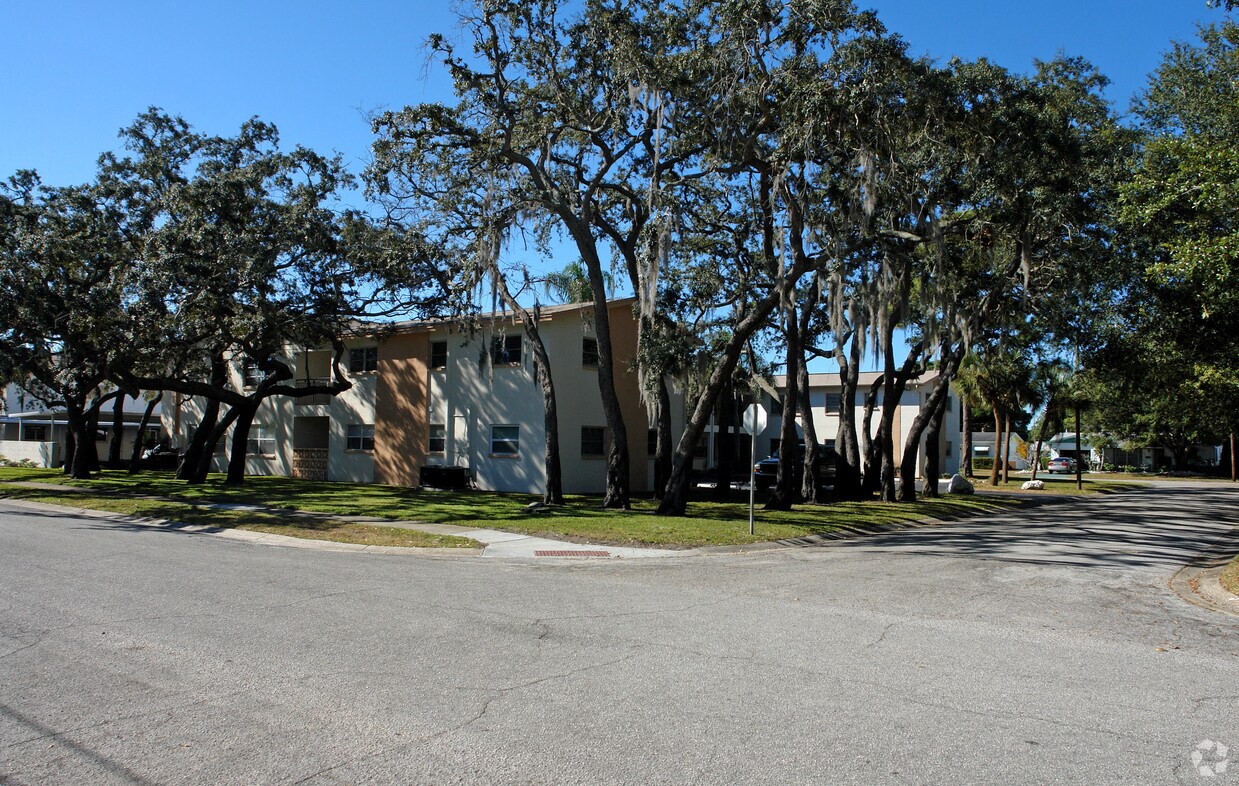 Primary Photo - 3480 33rd Ave N
