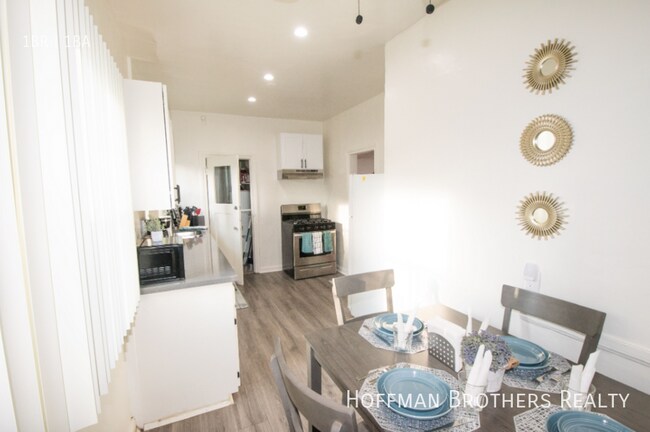 Building Photo - 1296 S Citrus Ave Los Angeles, CA 90019