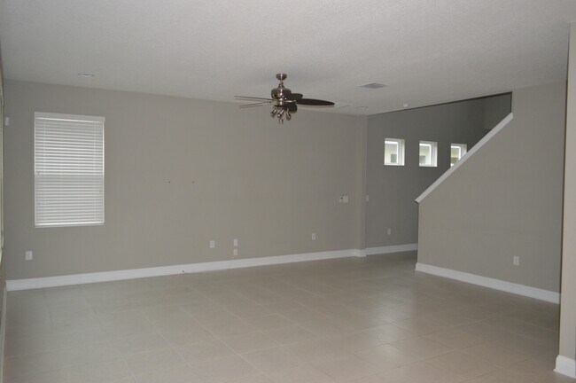 Building Photo - 8025 Navel Orange Ln