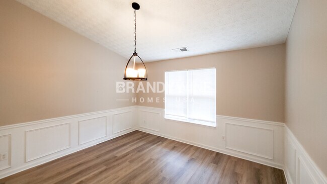 Building Photo - 172 Summit View Dr