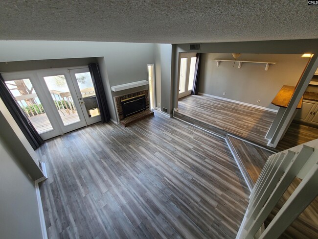 Building Photo - 14 Royalgate Dr