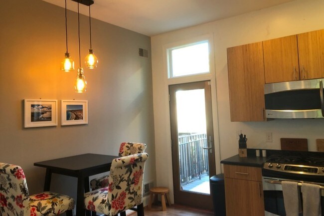 Foto del edificio - 703 13th St NE