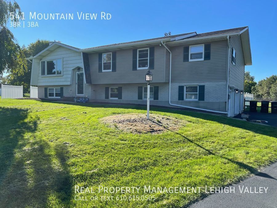 3 Bedroom 2.5 Bath in Nazareth! House for Rent in Nazareth, PA