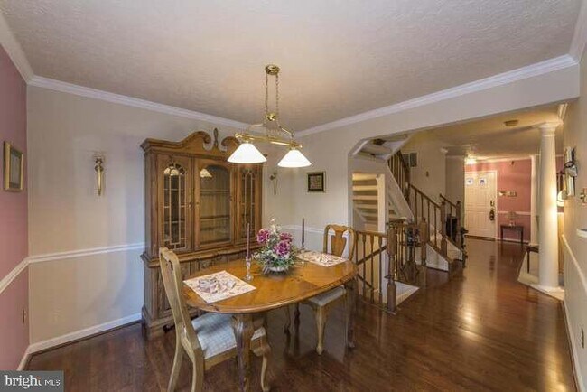 Building Photo - 611 Budleigh Cir