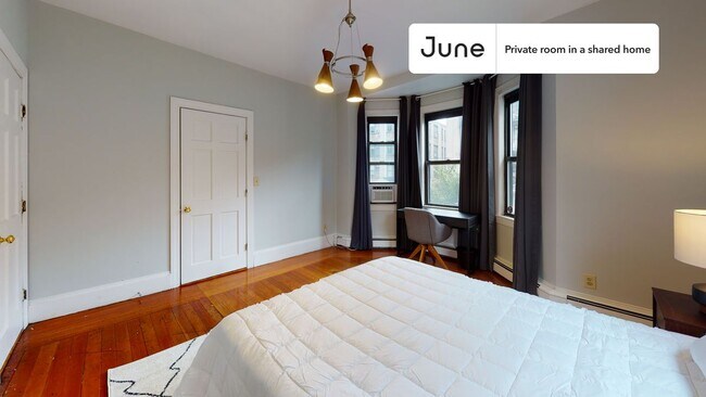 Building Photo - Room in Shared 4 bed/2 bath home