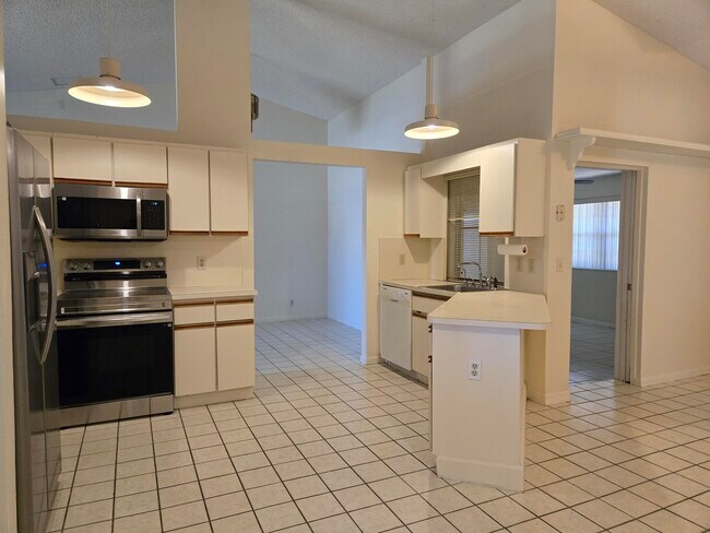 Building Photo - 8471 Winnipesaukee Way