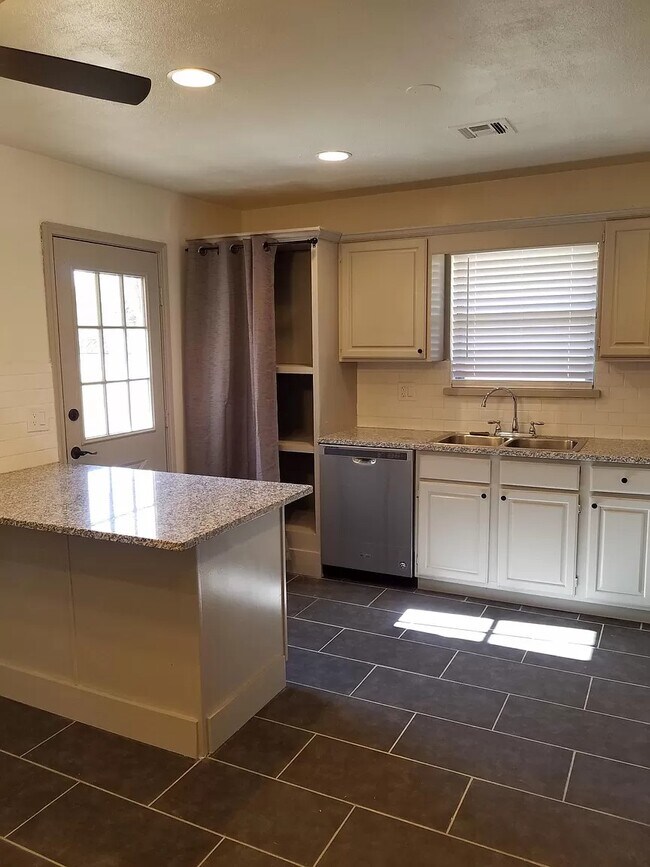 Building Photo - 3724 NW 52nd St